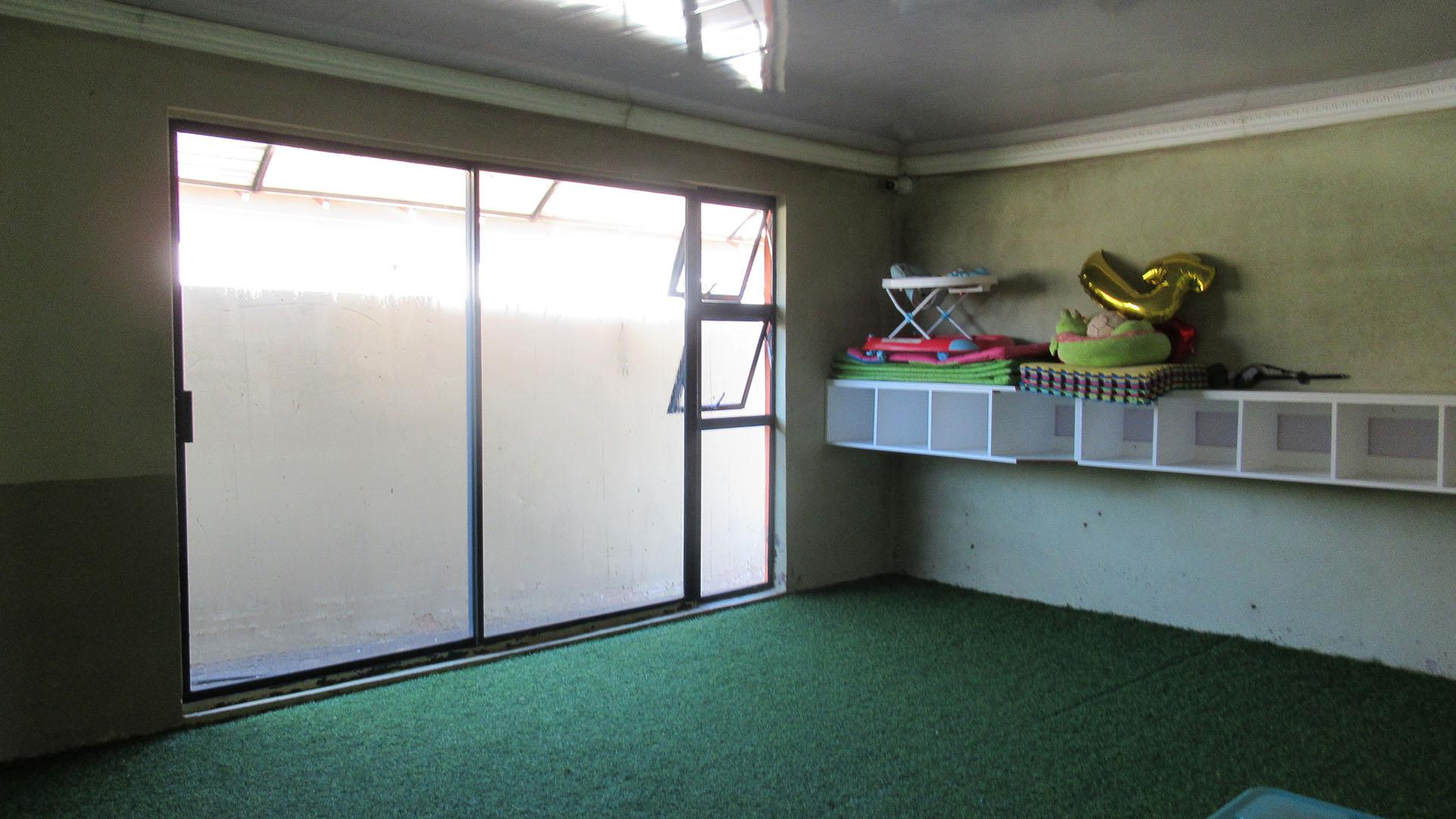 Bed Room 4 - 29 square meters of property in Protea Glen