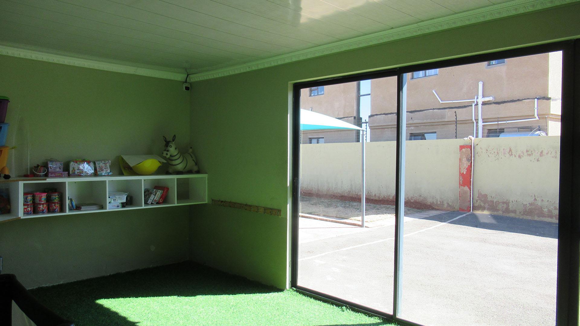 Bed Room 5+ - 24 square meters of property in Protea Glen