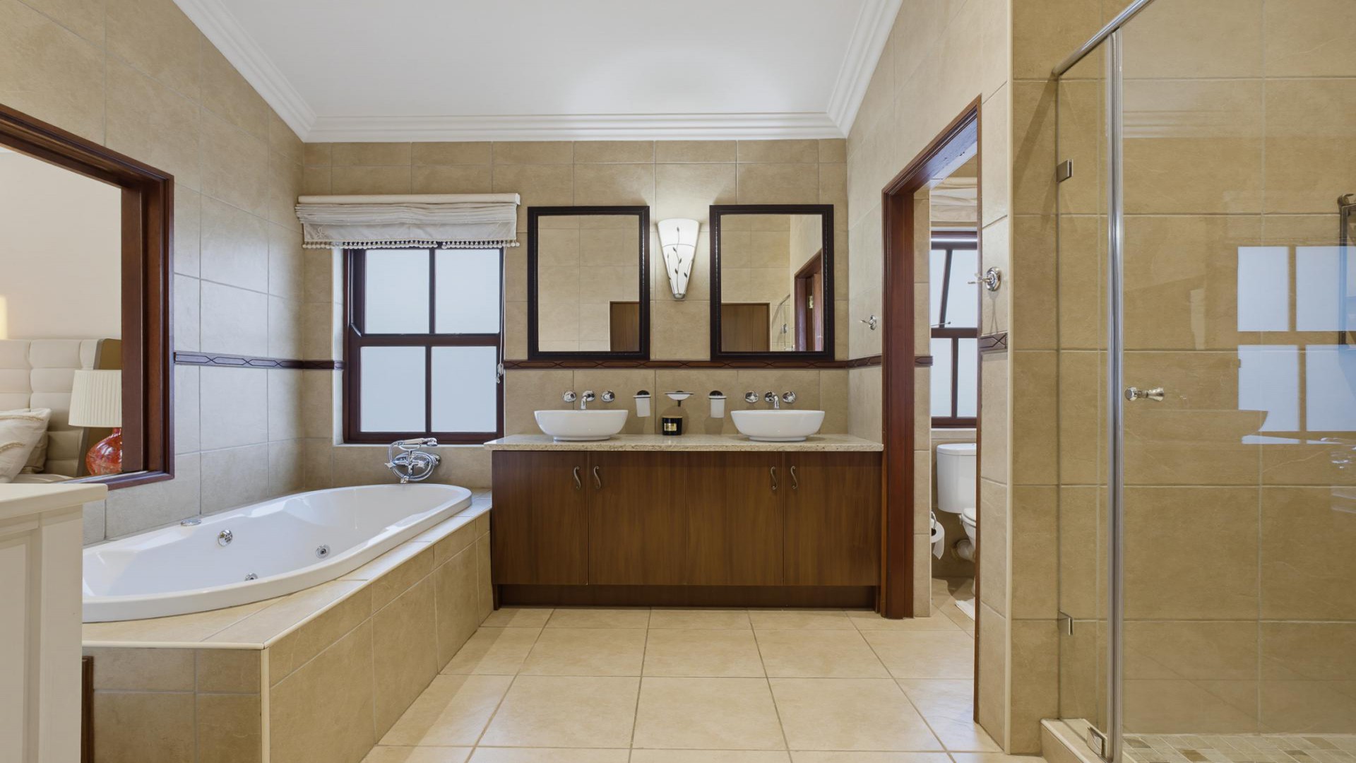 Bathroom 1 of property in Eagle Canyon Golf Estate