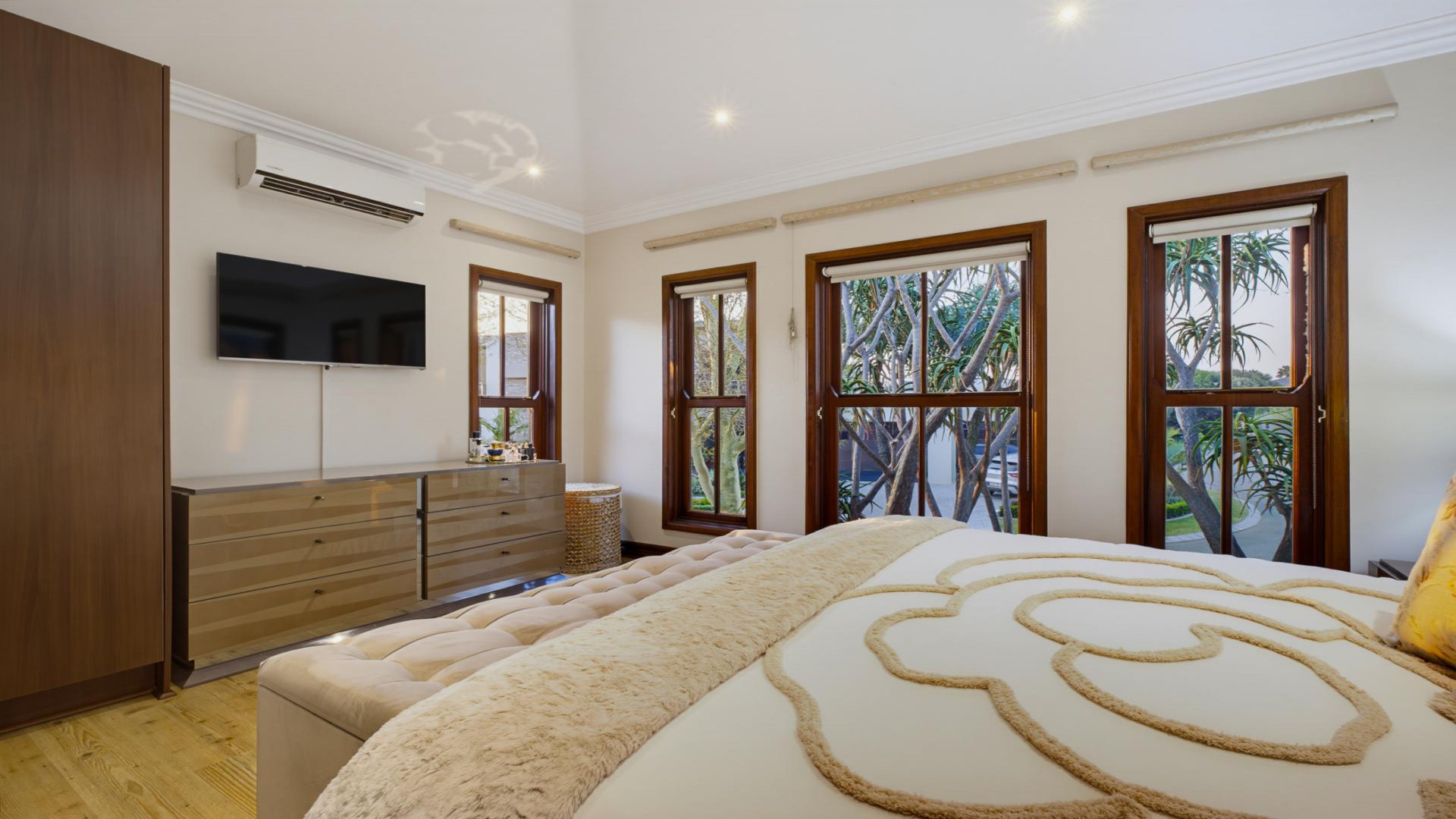Bed Room 1 of property in Eagle Canyon Golf Estate