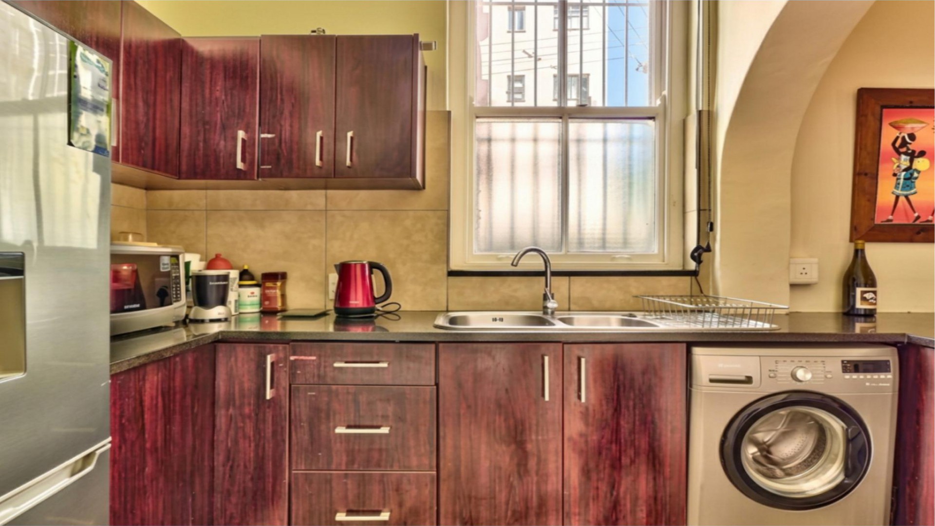 Kitchen of property in Cape Town Centre