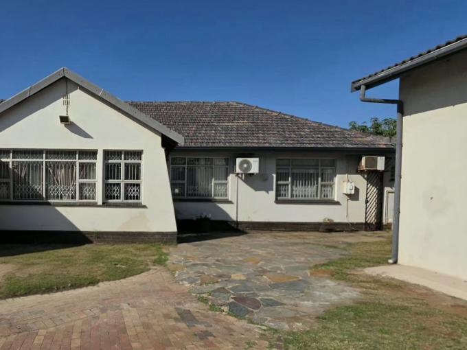 5 Bedroom House to Rent in Bluff - Property to rent - MR718097