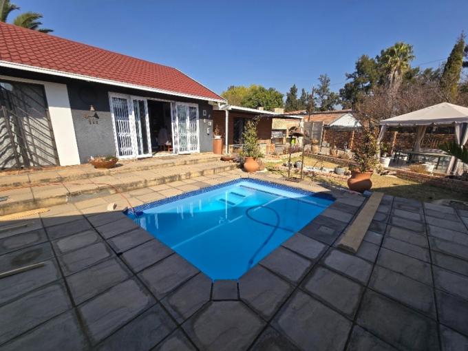 4 Bedroom House for Sale For Sale in Albertsdal - MR718104