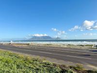  of property in Bloubergstrand