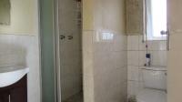 Main Bathroom - 5 square meters of property in Groblerpark
