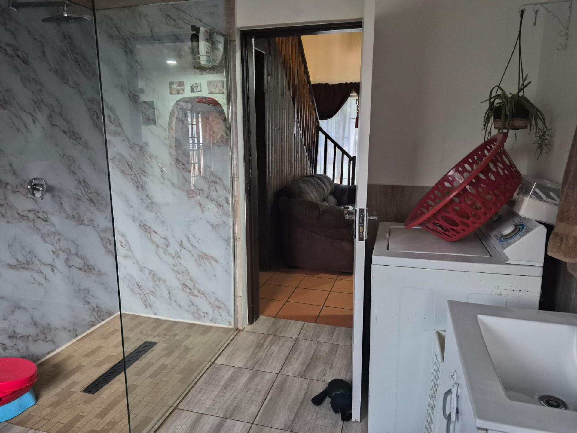  of property in Chantelle