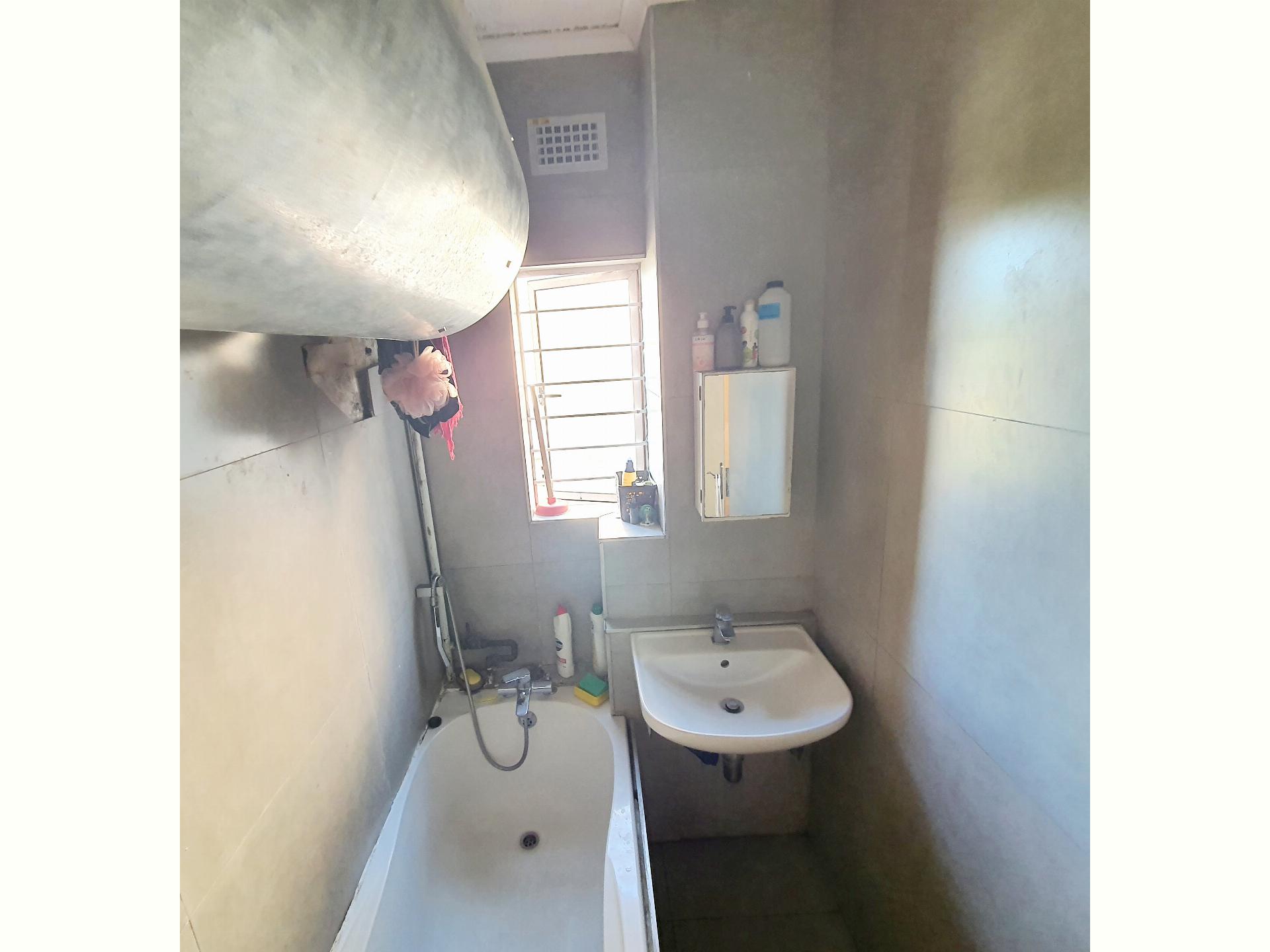  of property in Montclair (Dbn)