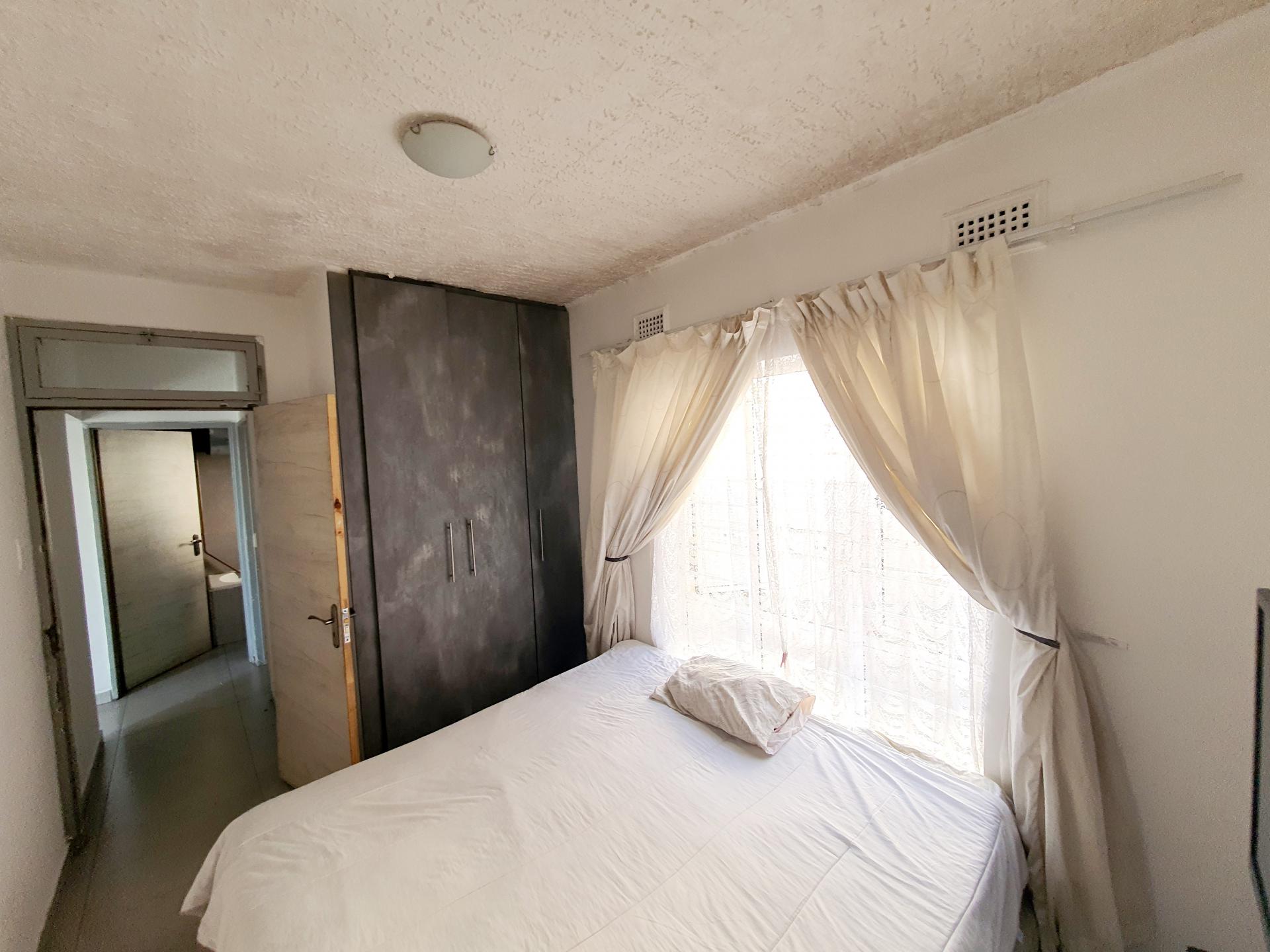  of property in Montclair (Dbn)