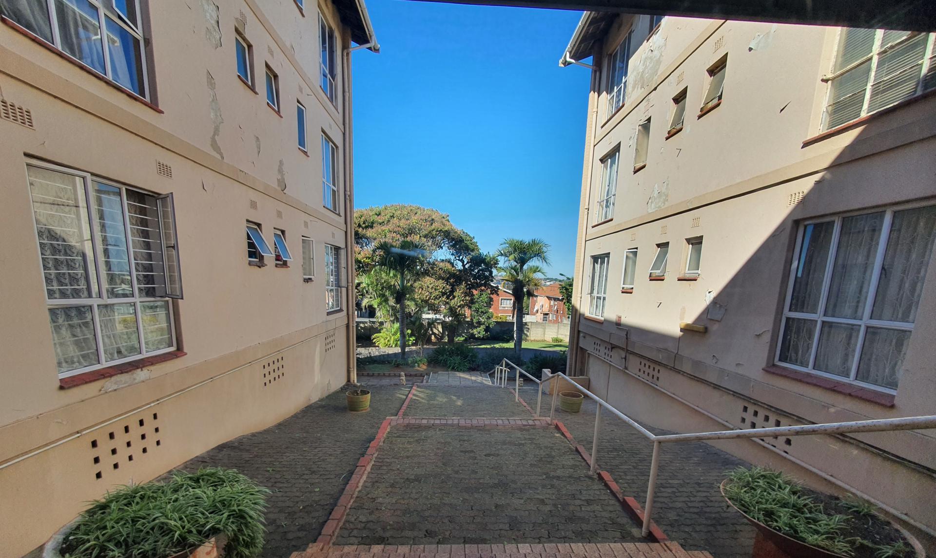  of property in Montclair (Dbn)