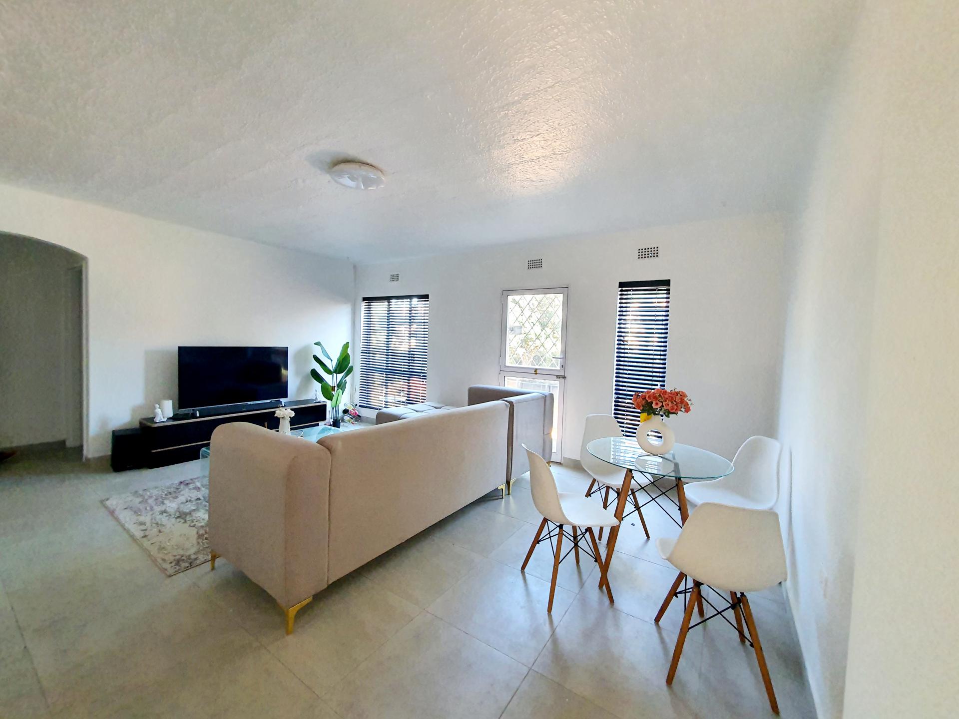  of property in Montclair (Dbn)