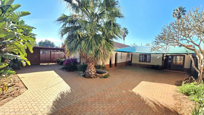 4 Bedroom House for Sale For Sale in The Orchards - MR718188