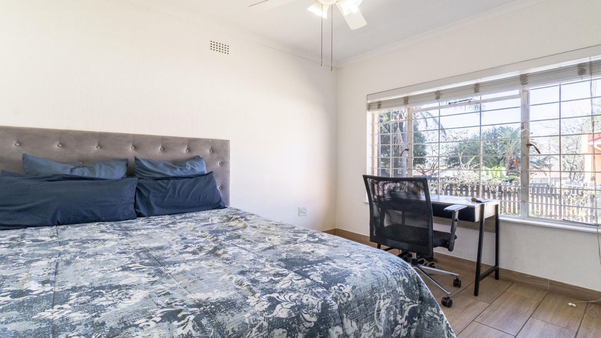 Bed Room 2 of property in Olivedale