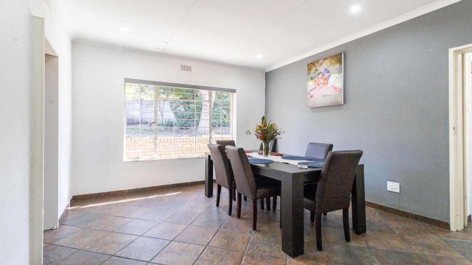 Dining Room of property in Olivedale