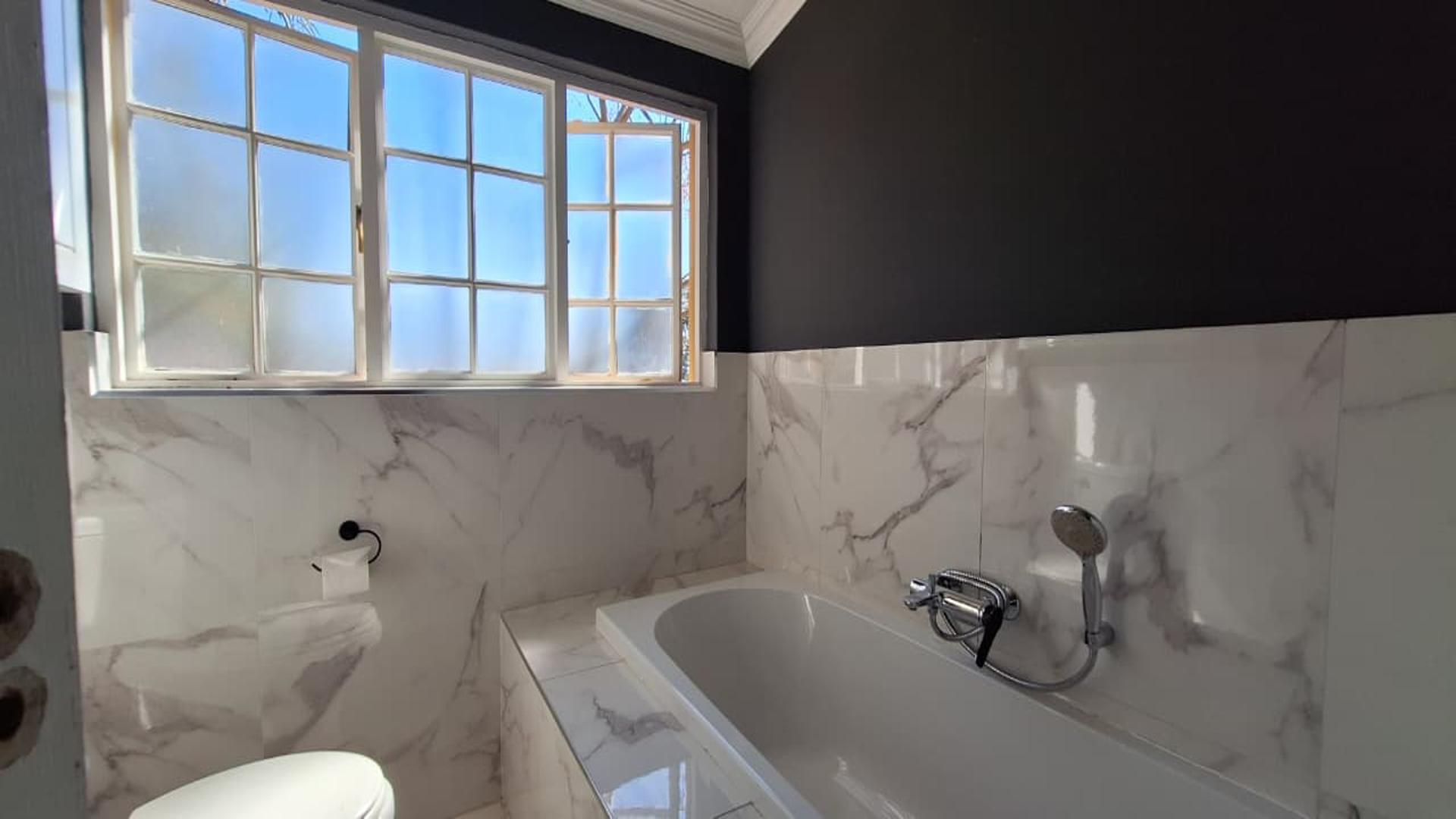 Main Bathroom - 5 square meters of property in Florida
