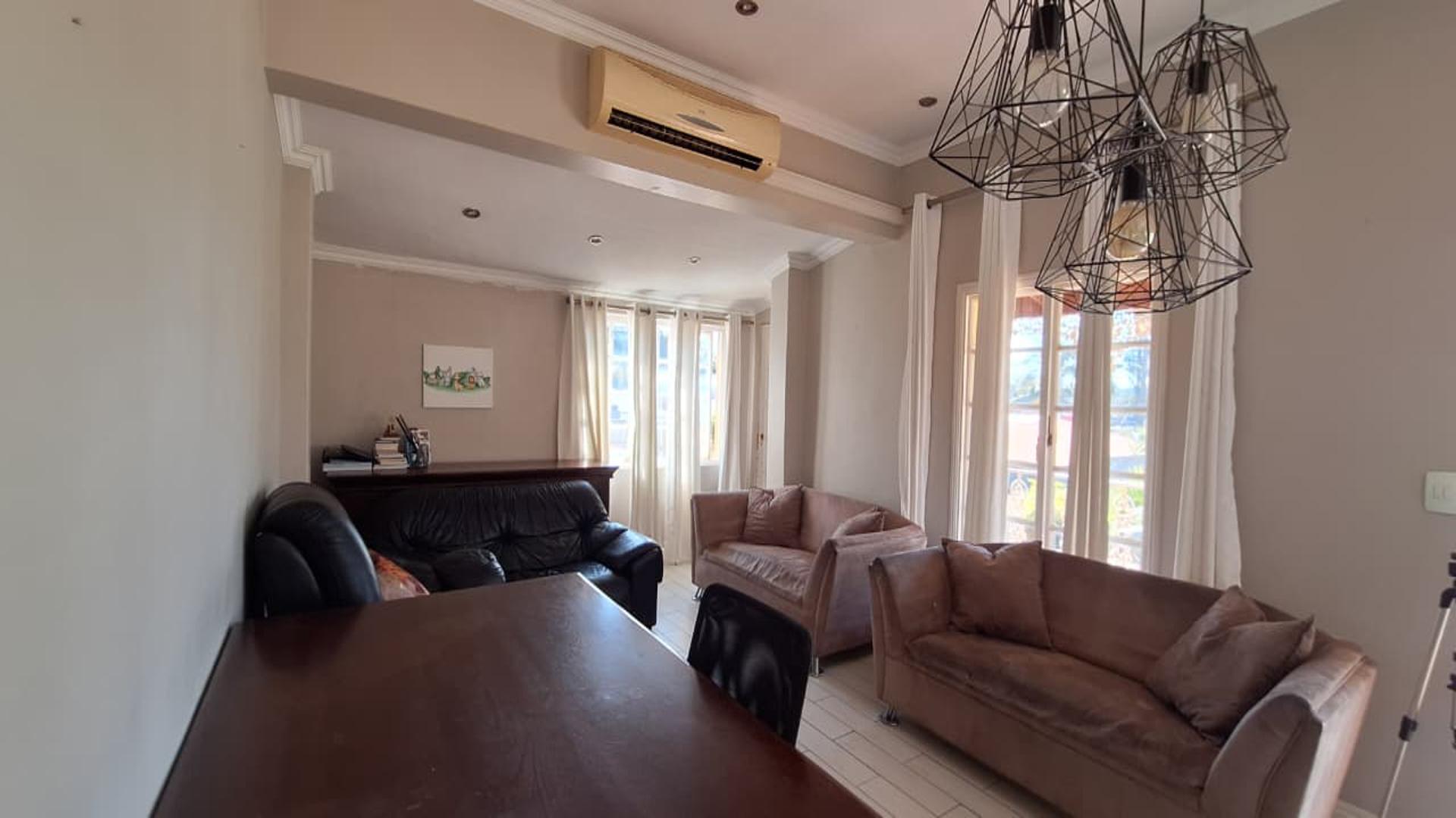 Lounges - 27 square meters of property in Florida