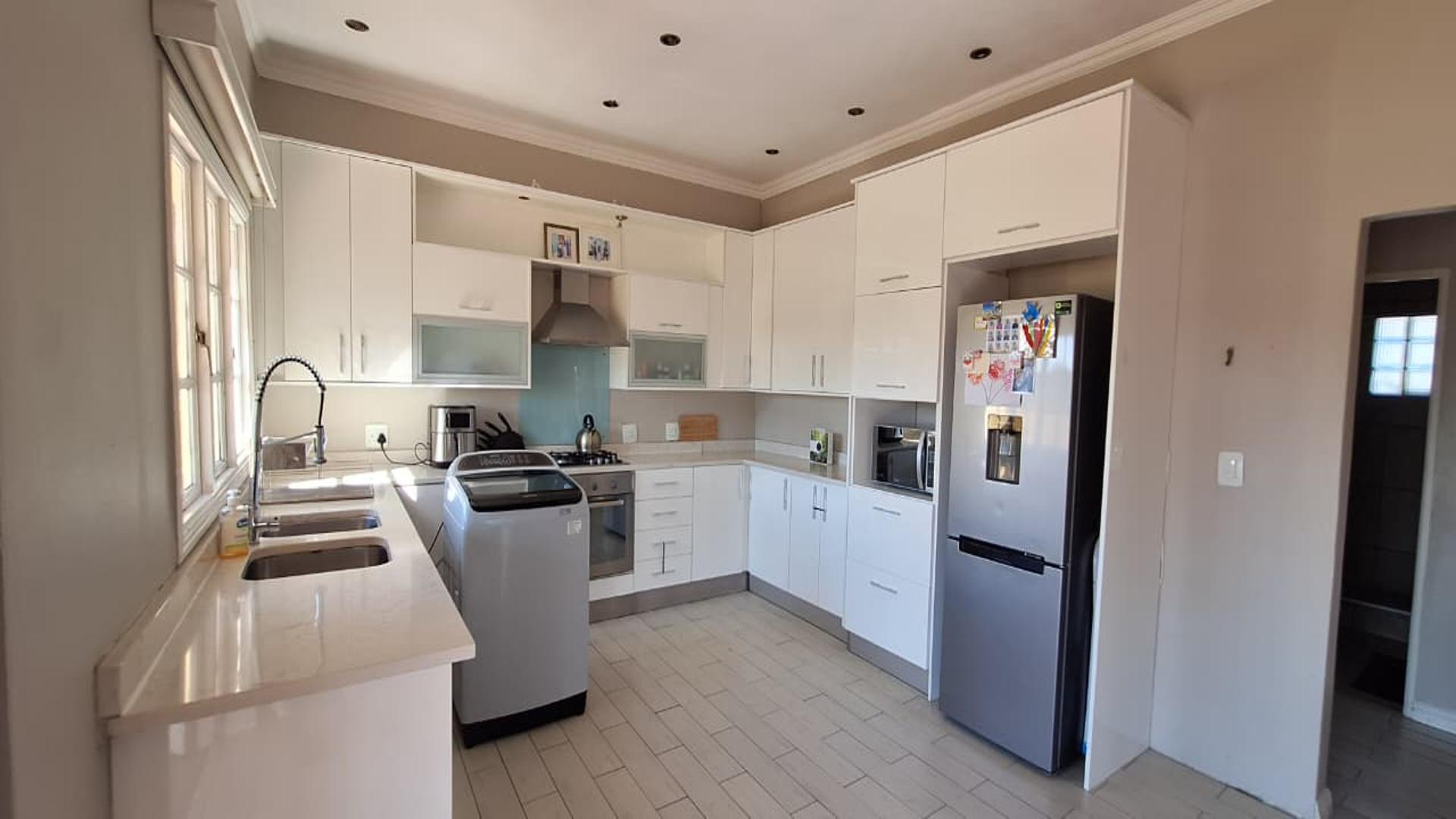 Kitchen - 15 square meters of property in Florida