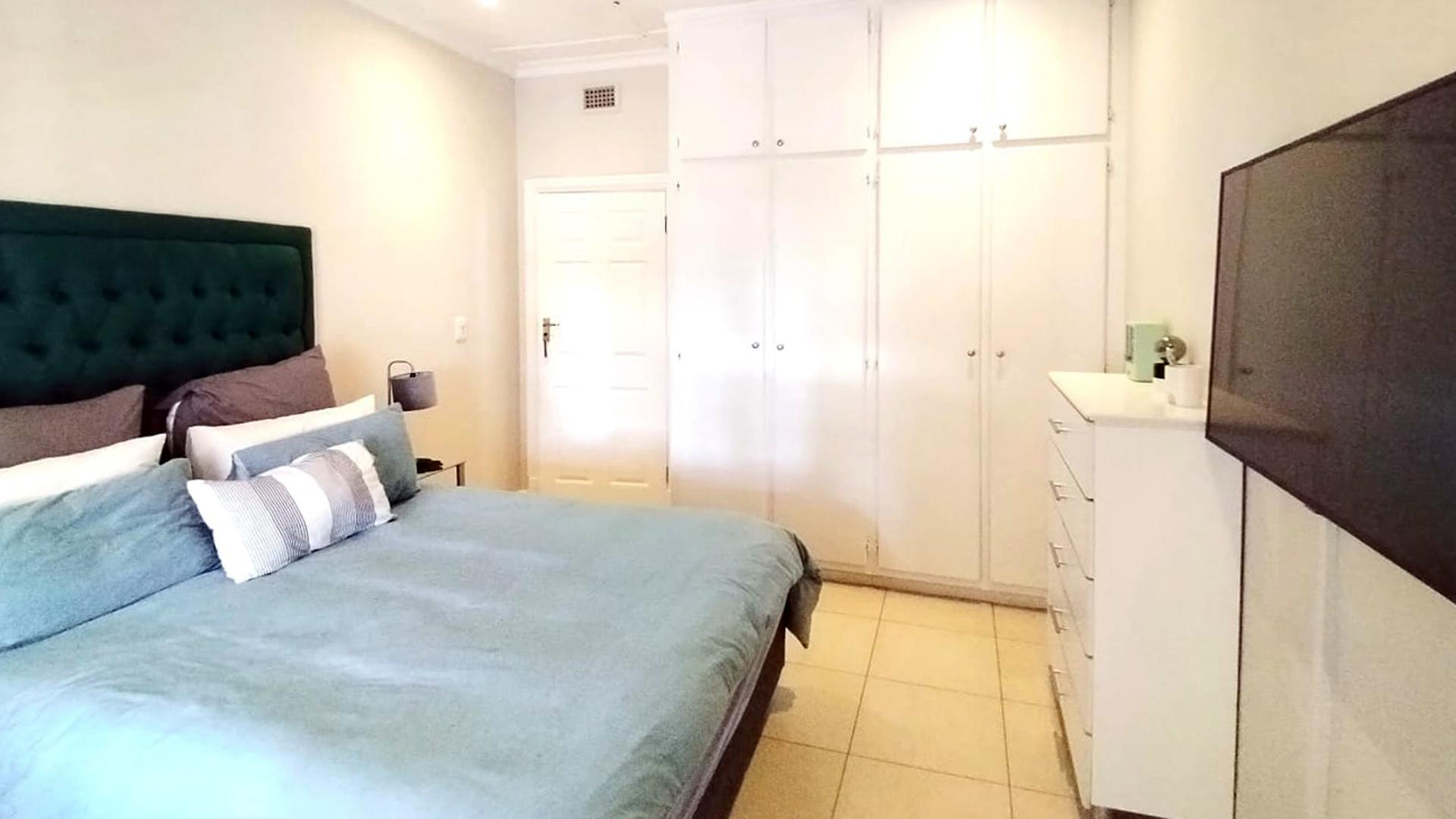 Bed Room 1 of property in Mount Edgecombe 