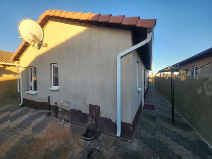 3 Bedroom House for Sale For Sale in Windmill Park - MR718216