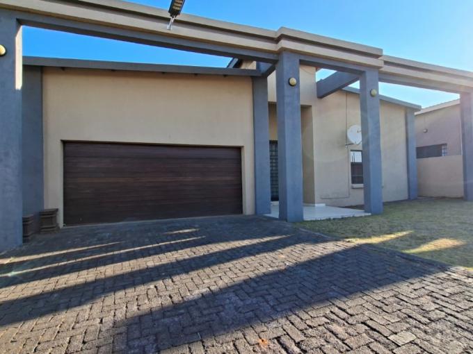 3 Bedroom Simplex to Rent in Bergsig - Heidelberg - Property to rent - MR718224