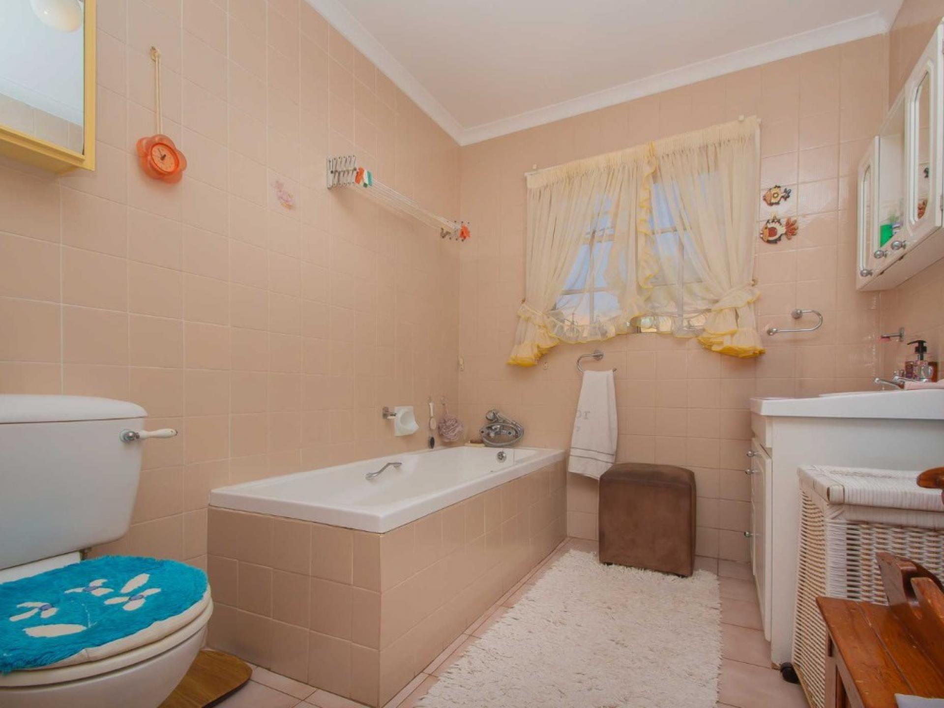  of property in Wilropark
