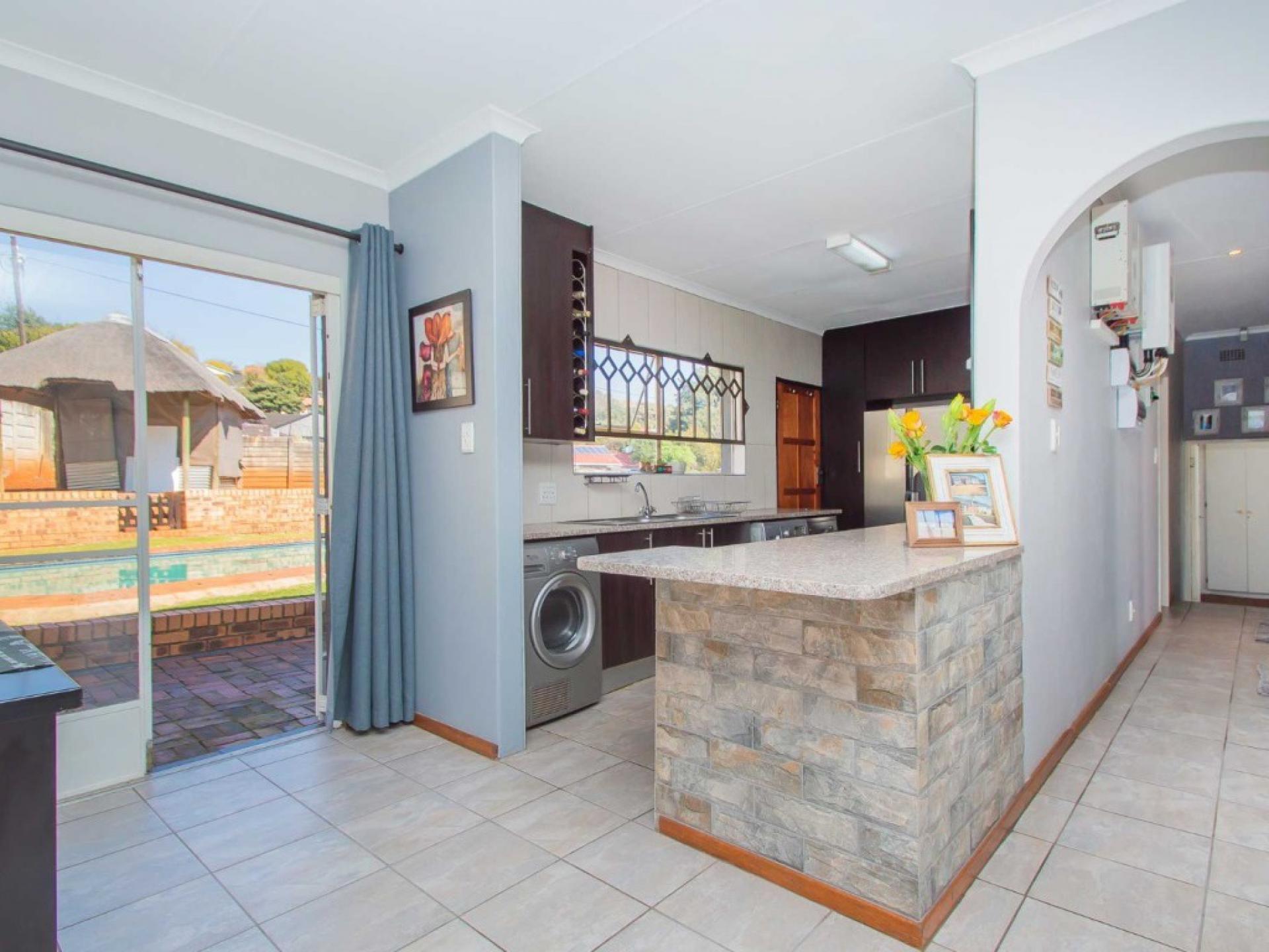  of property in Wilropark