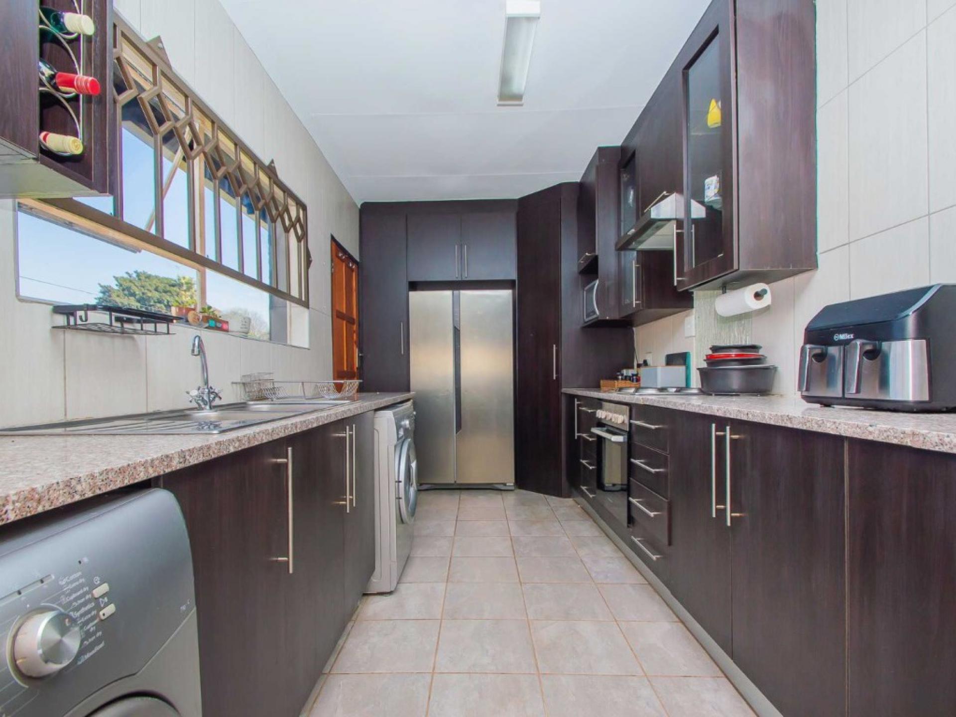  of property in Wilropark