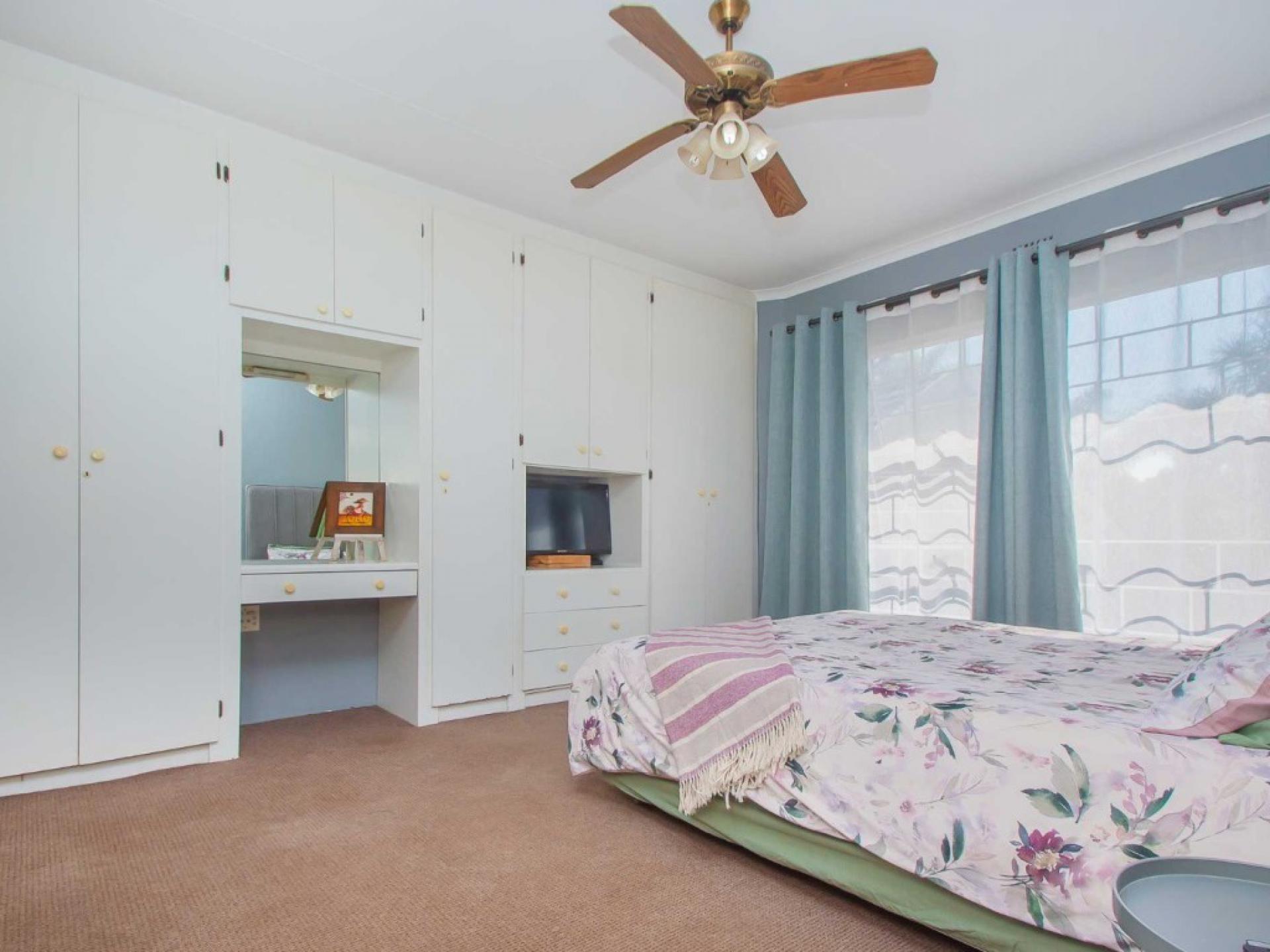  of property in Wilropark