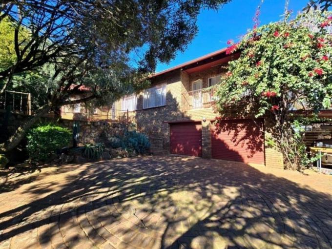 4 Bedroom House for Sale For Sale in Mulbarton - MR718235