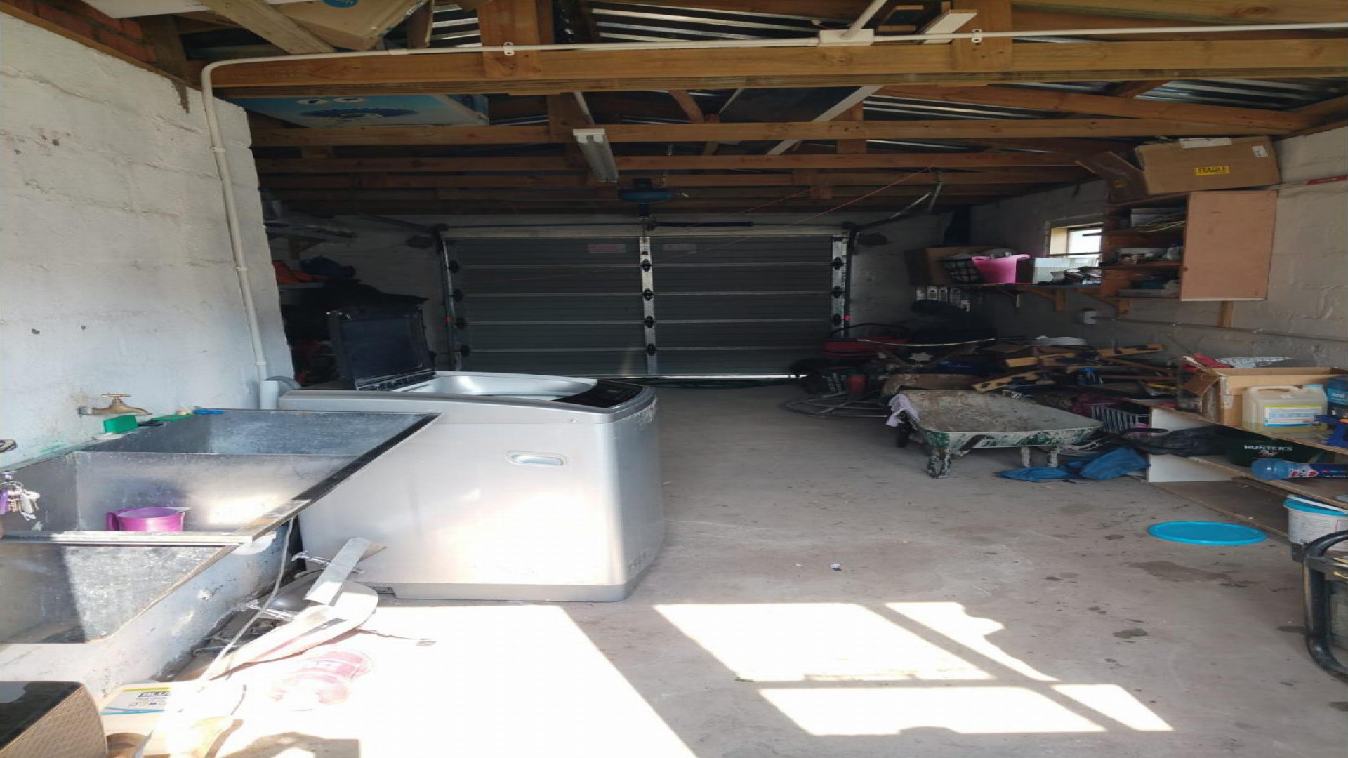 Garage of property in Queenstown