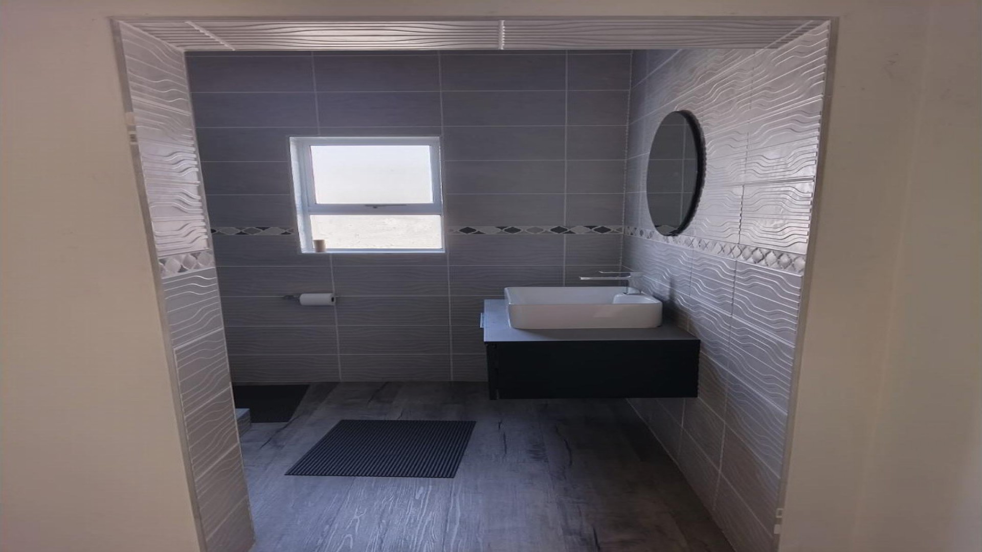 Bathroom 1 of property in Queenstown