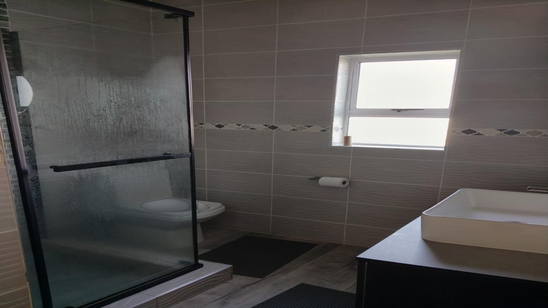 Bathroom 1 of property in Queenstown