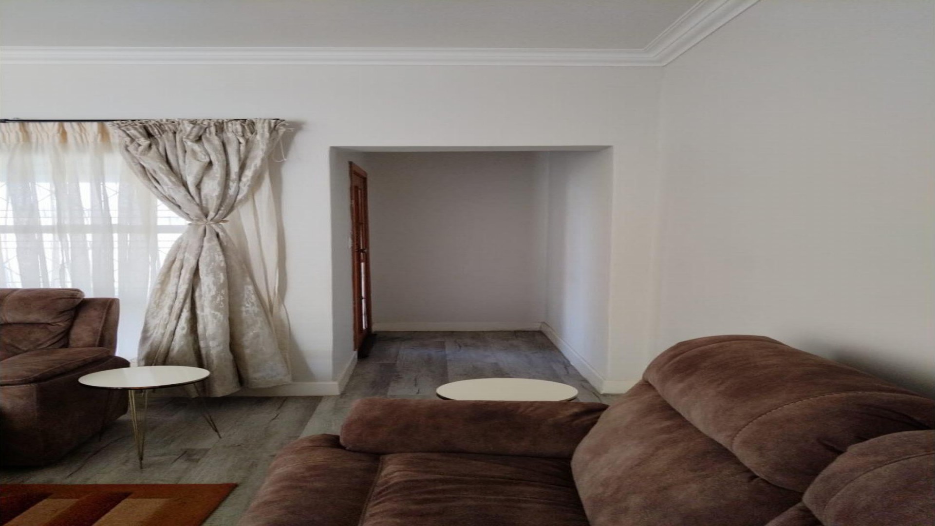 Lounges of property in Queenstown