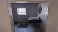 Bathroom 1 of property in Queenstown