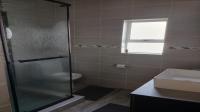 Bathroom 1 of property in Queenstown