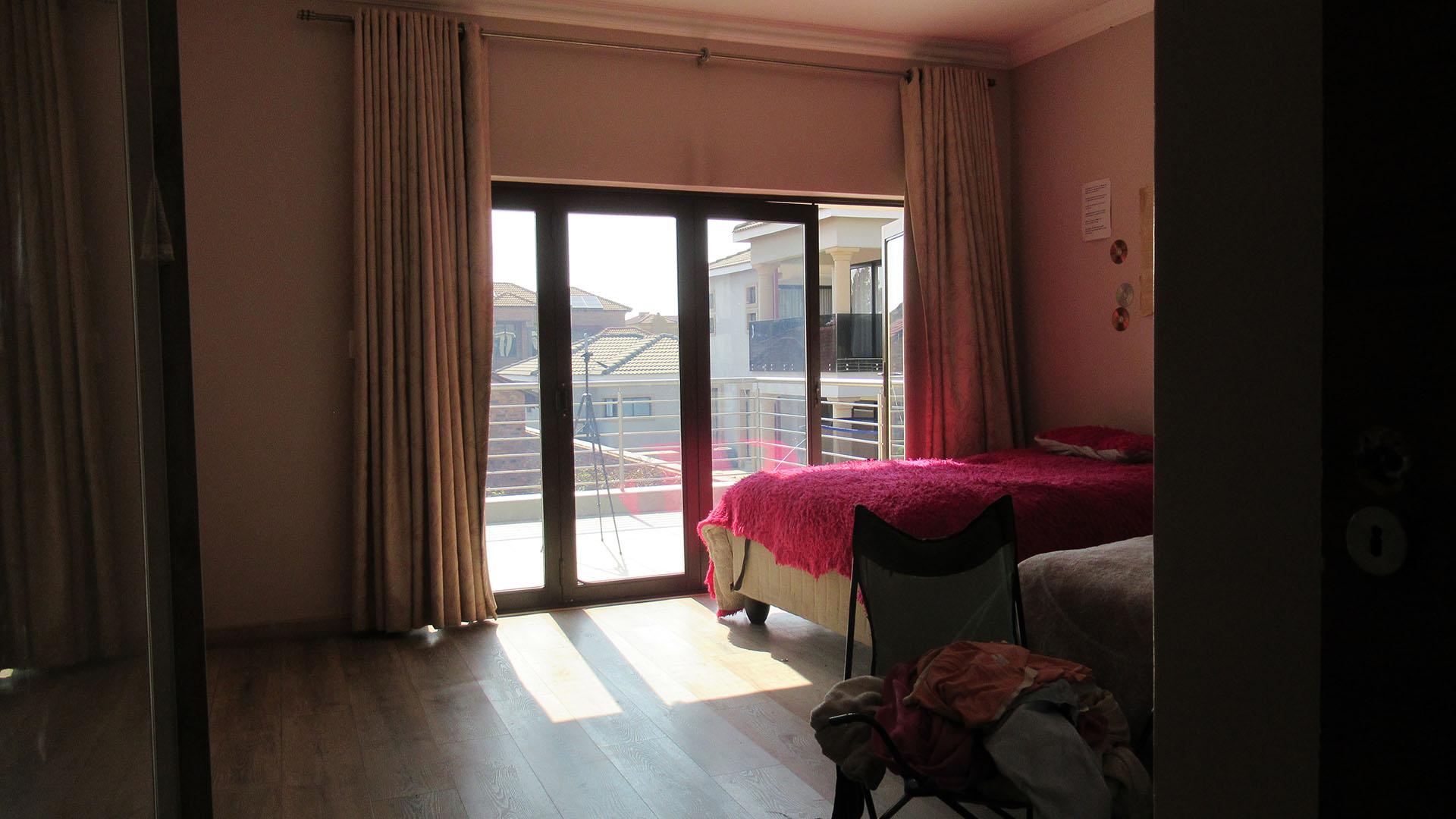 Bed Room 3 - 23 square meters of property in Helderwyk Estate
