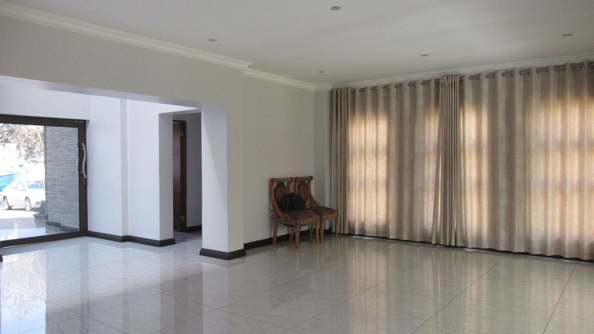 Lounges - 73 square meters of property in Helderwyk Estate