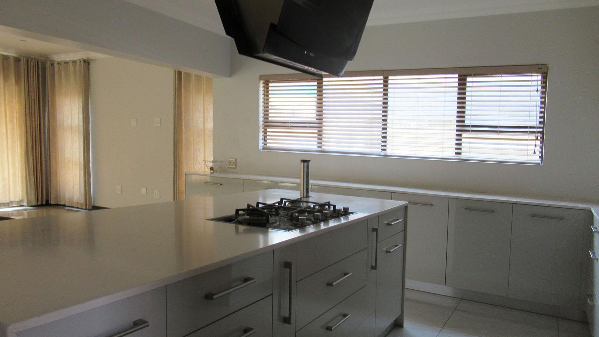 Kitchen - 54 square meters of property in Helderwyk Estate
