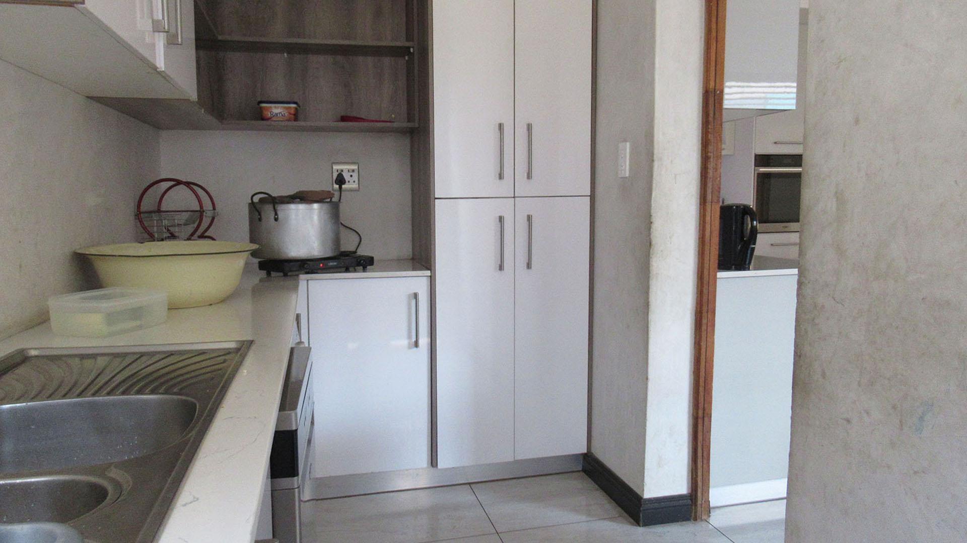 Kitchen - 54 square meters of property in Helderwyk Estate