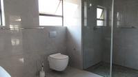 Bathroom 2 - 10 square meters of property in Helderwyk Estate