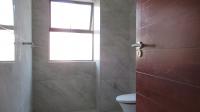 Guest Toilet - 6 square meters of property in Helderwyk Estate