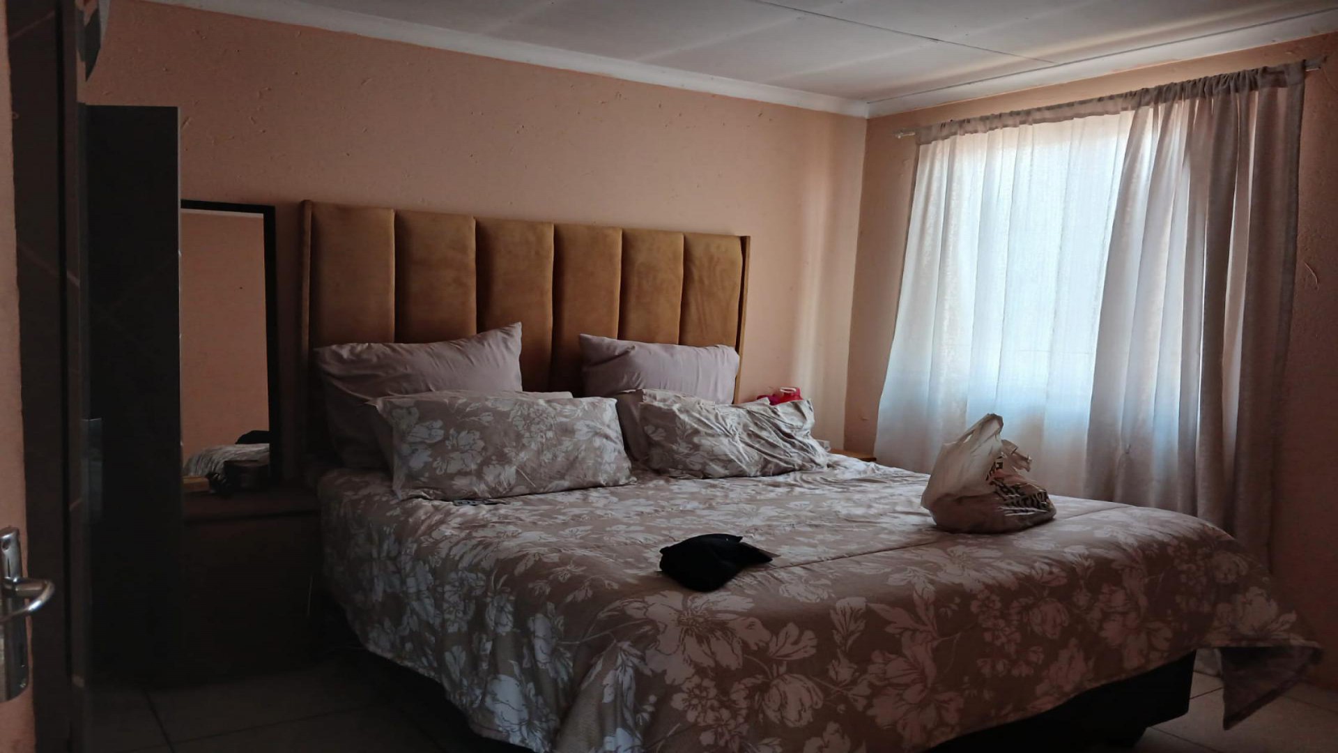 Bed Room 1 of property in Protea Glen