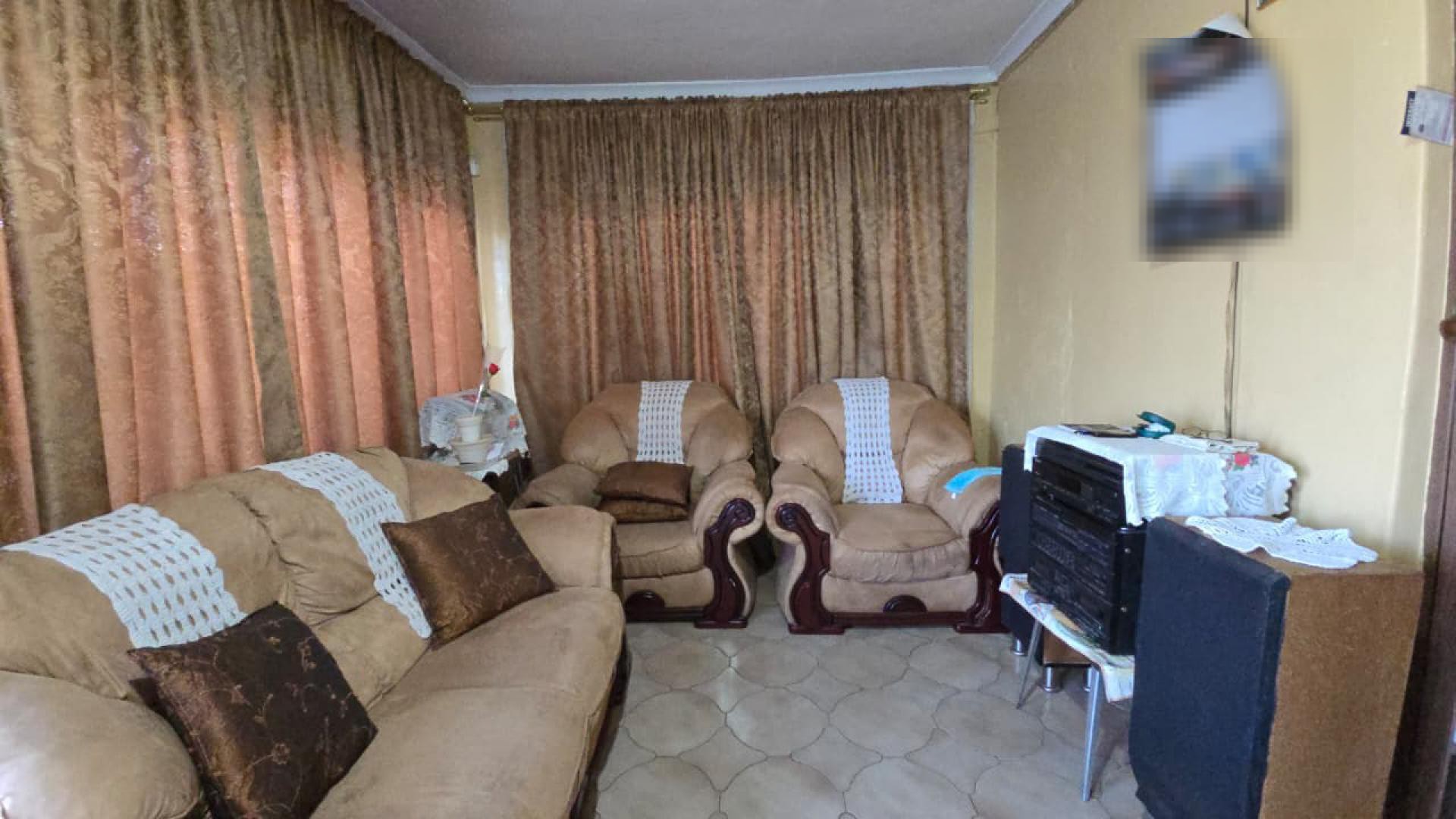 Lounges of property in Bayview