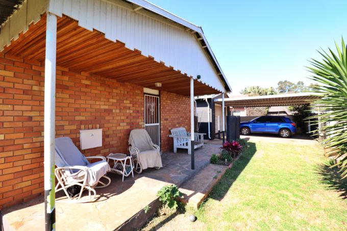 4 Bedroom House for Sale For Sale in Klopperpark - MR718294