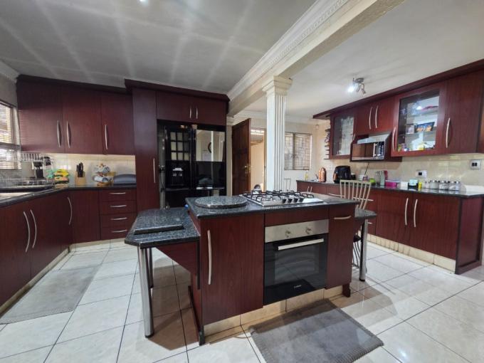 3 Bedroom House for Sale For Sale in Mayberry Park - MR718320