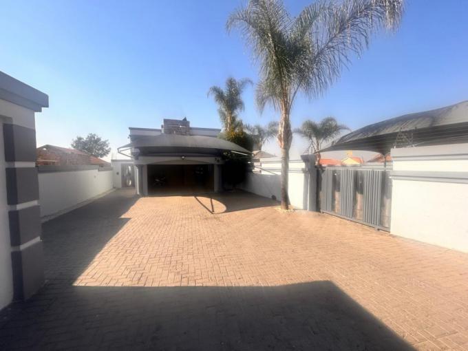 4 Bedroom House for Sale For Sale in Liefde en Vrede - MR718323