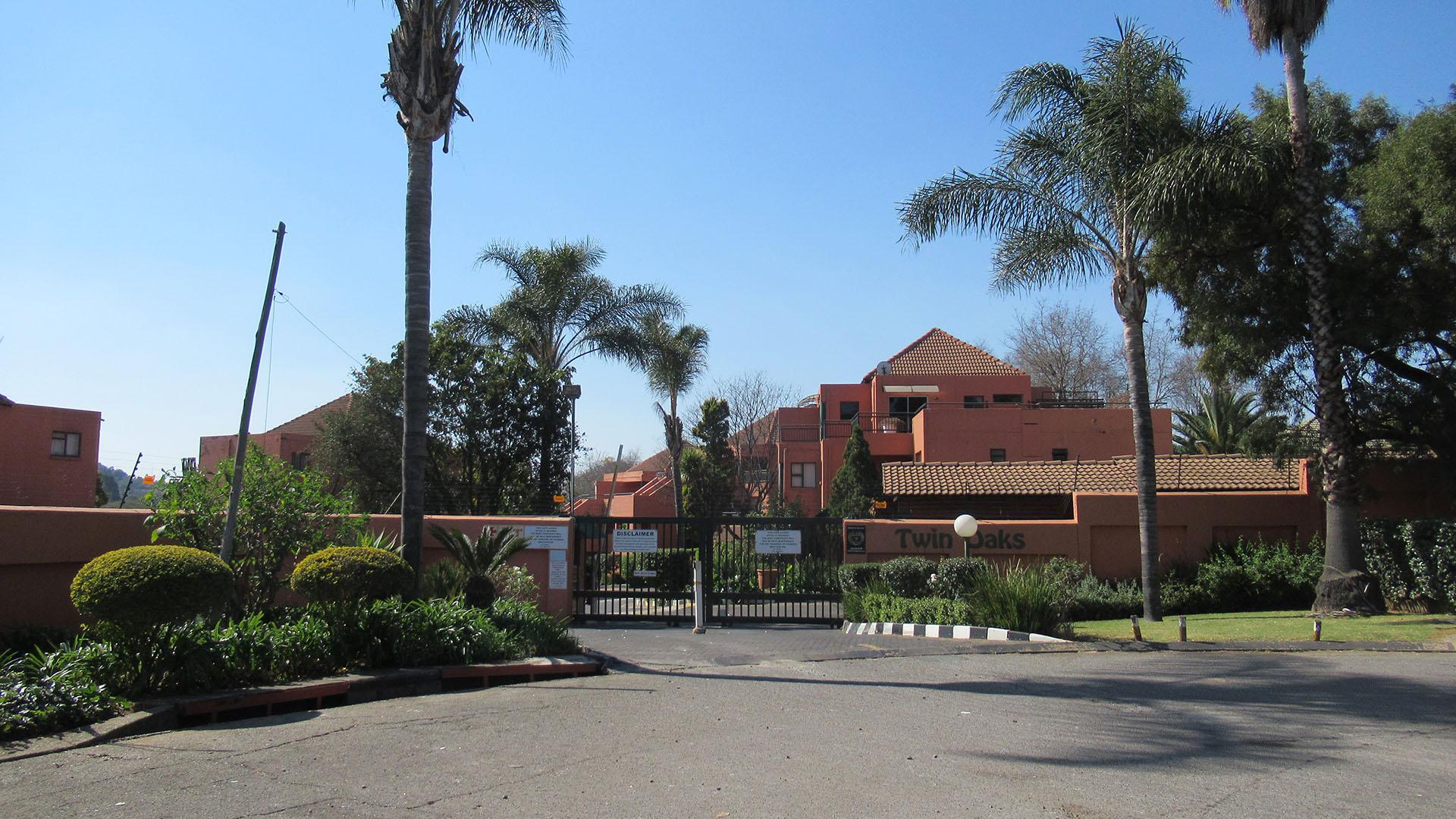 Front View of property in Randpark Ridge