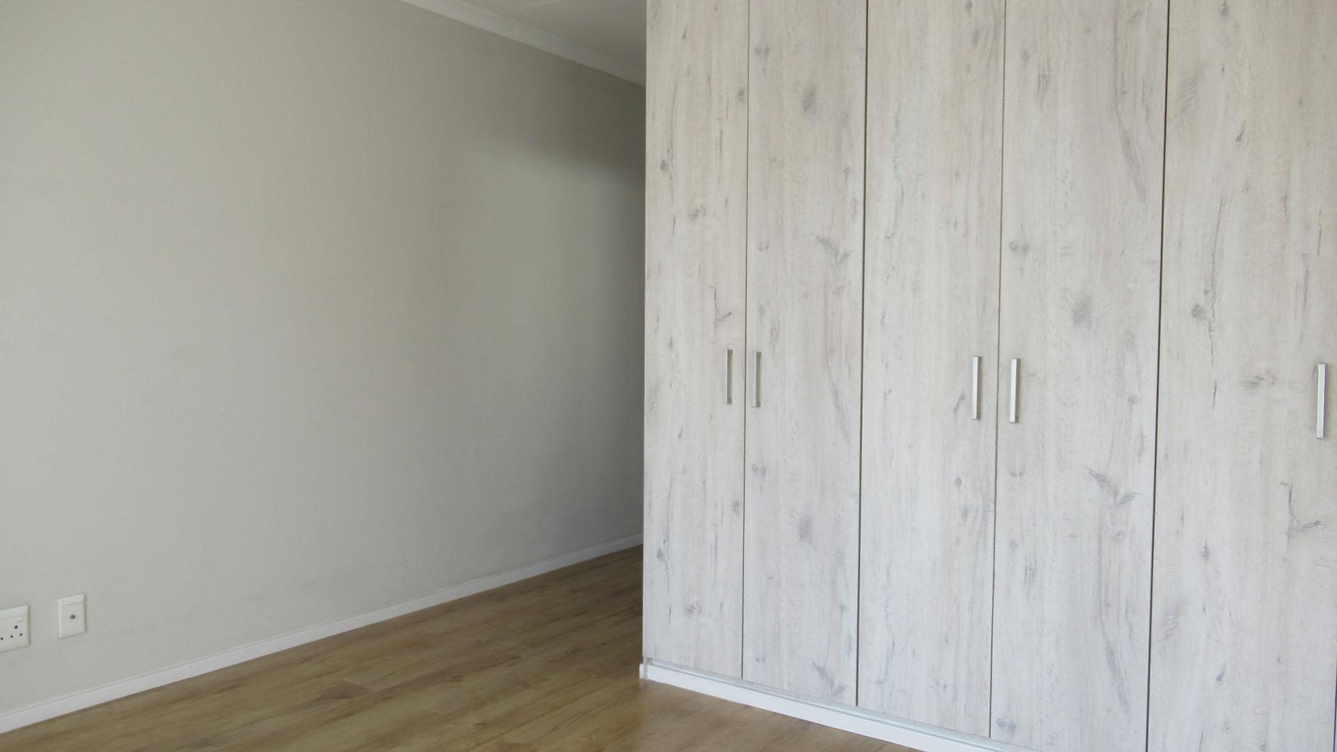 Main Bedroom - 18 square meters of property in North Riding A.H.