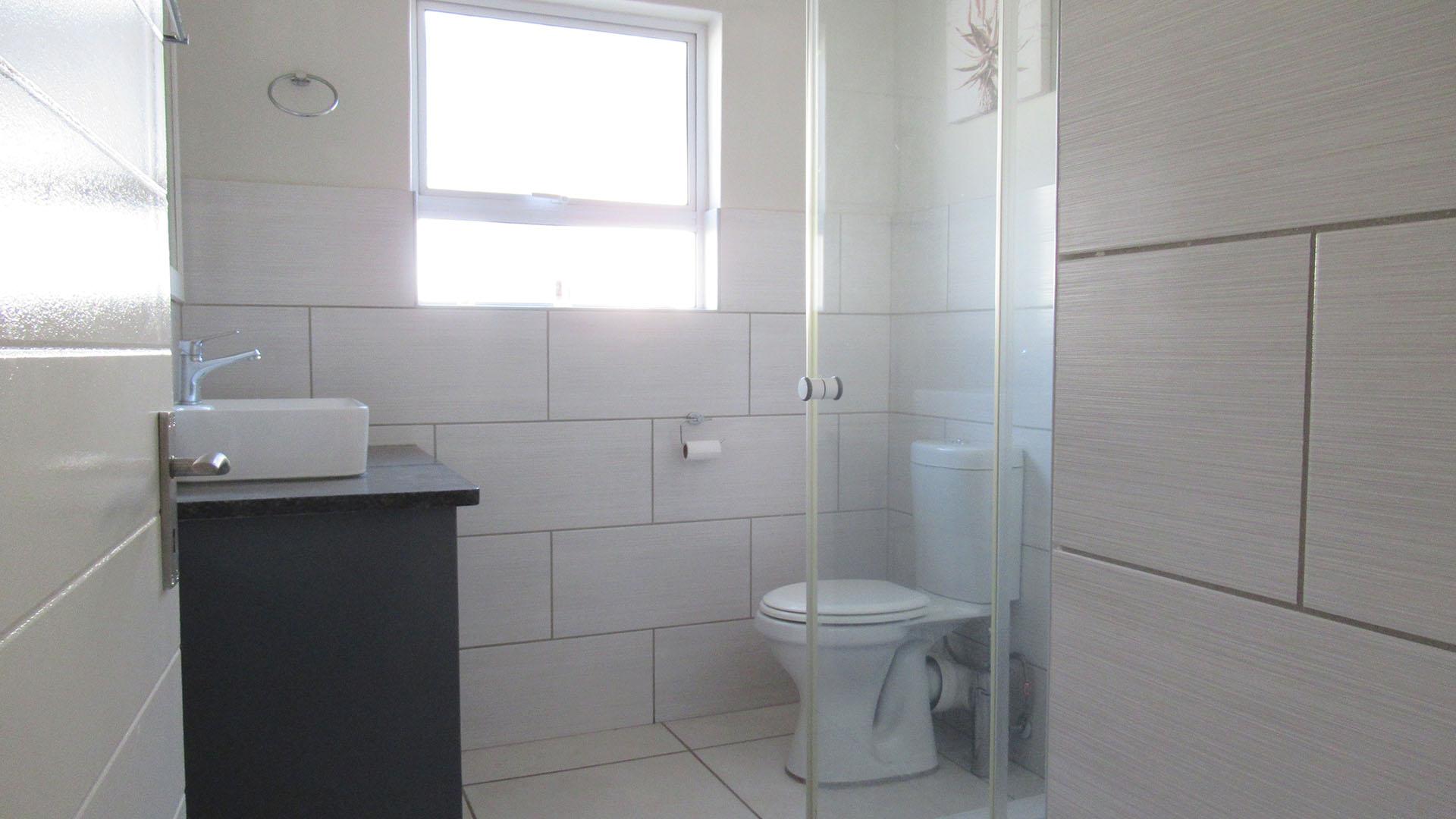 Bathroom 1 - 5 square meters of property in North Riding A.H.