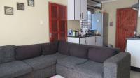Lounges - 17 square meters of property in Lufhereng