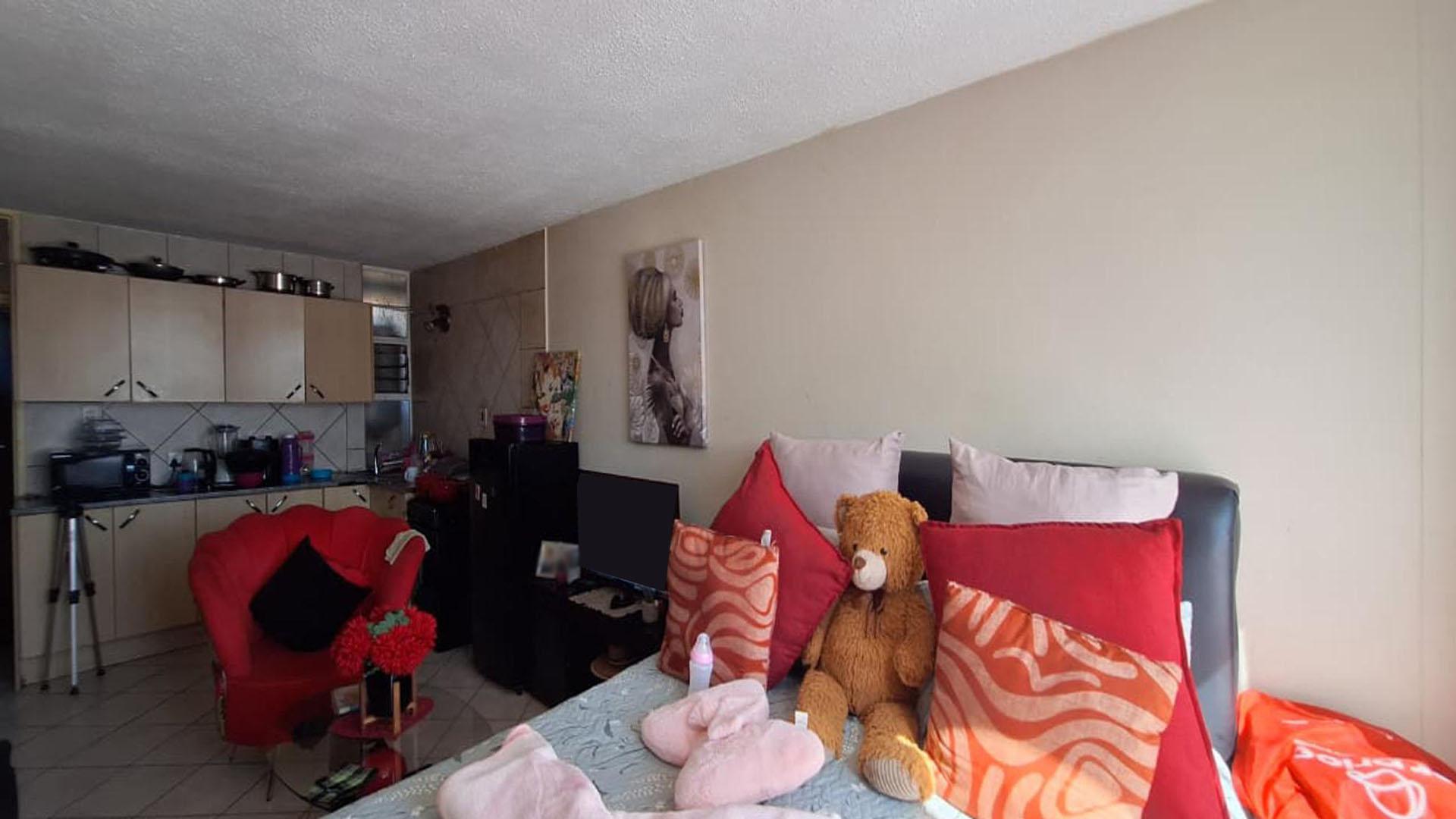 Bed Room 1 - 20 square meters of property in Kempton Park